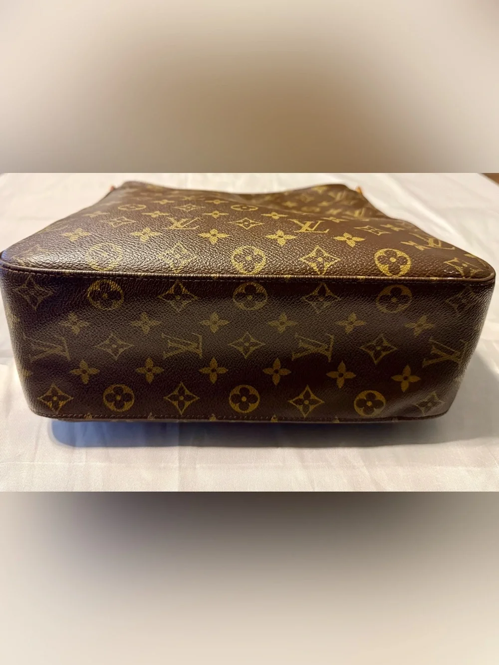 Louis Vuitton Looping MM – Monogram Canvas – Authenticated with LV Dustbag - Picture 6 of 15